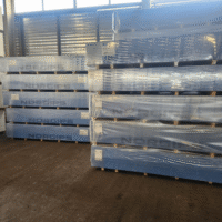 Tuulensuojalevy varastossa